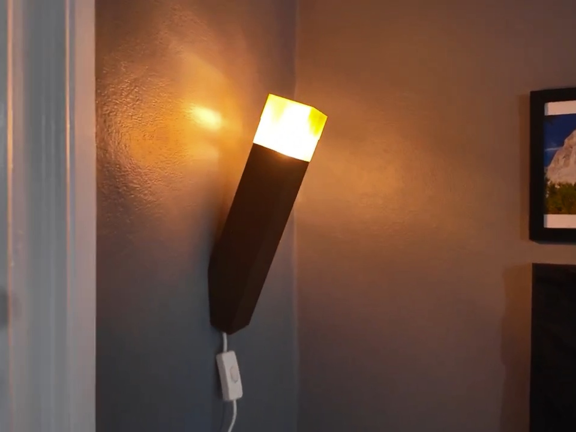 3D-printad Minecraft-fackla för väggmontering